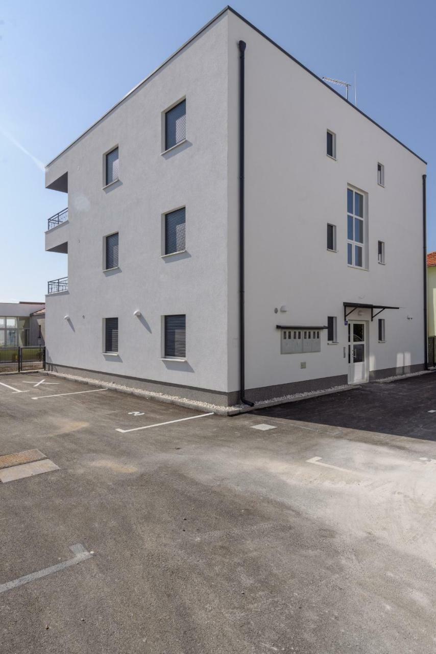 Luxury Apartman Ivana Trogir Exteriör bild