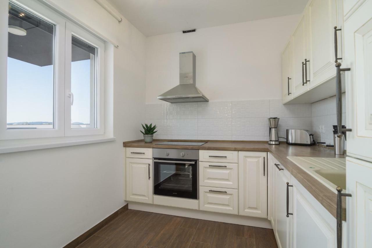Luxury Apartman Ivana Trogir Exteriör bild