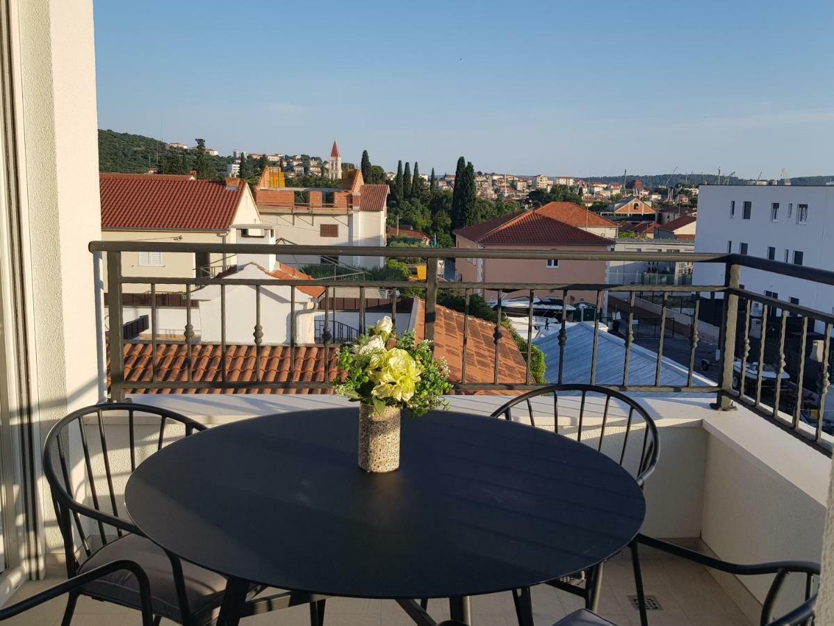 Luxury Apartman Ivana Trogir Exteriör bild